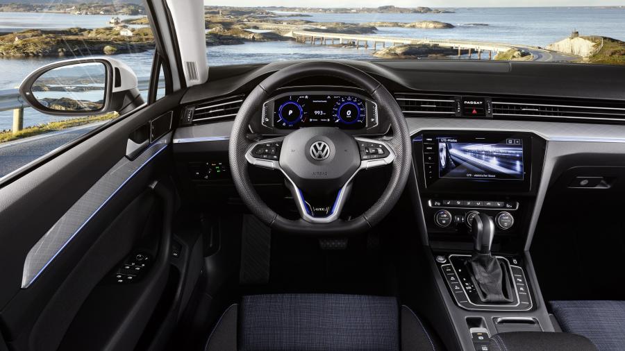 Торпедо Volkswagen Passat GTE (B8) 2019 года  (WW) (фото 8 из 8)